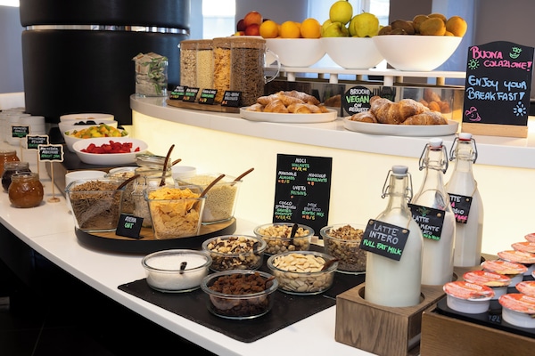 Daily buffet breakfast for a fee