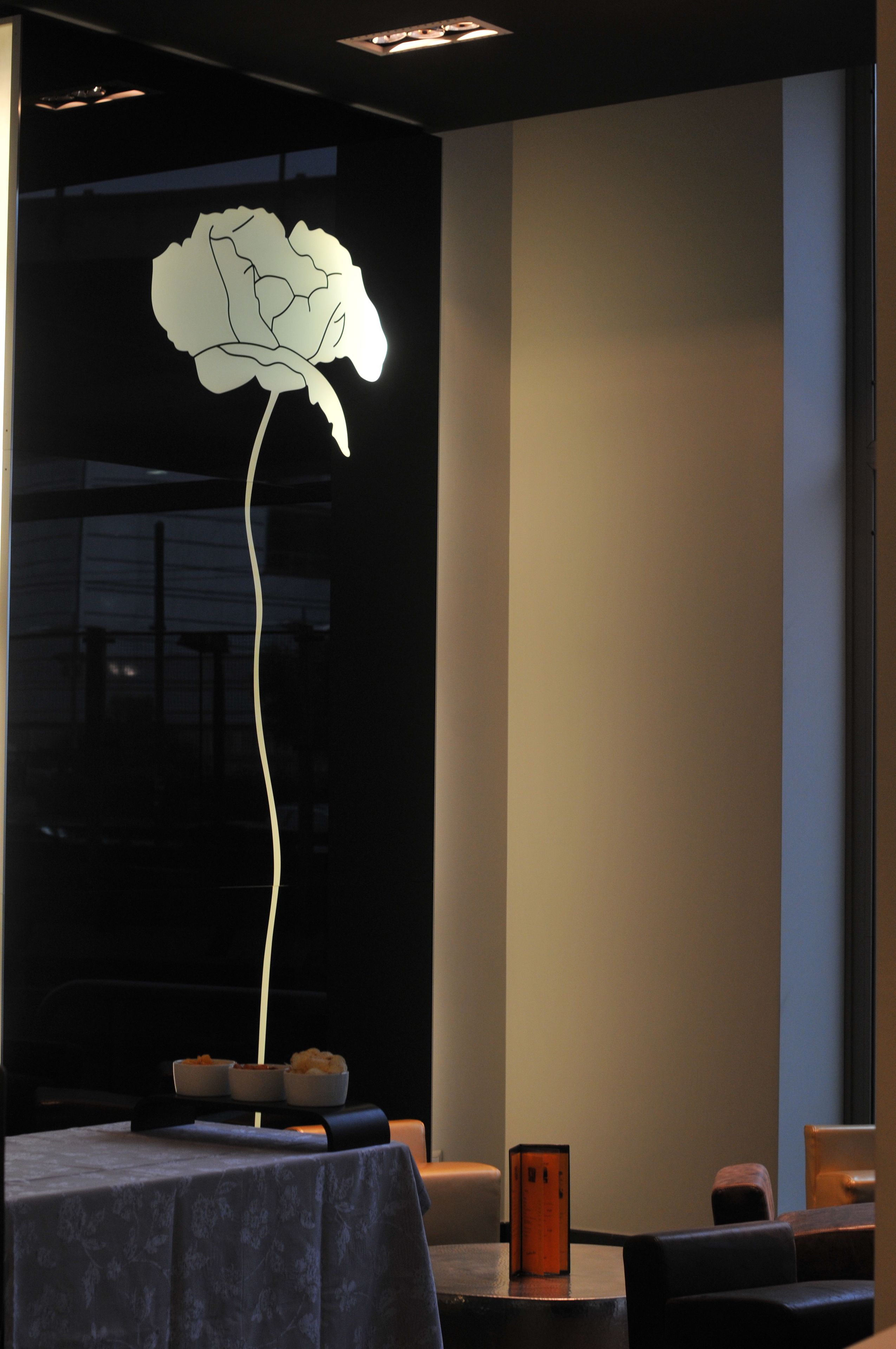 breakfast, lunch, dinner served; italian cuisine