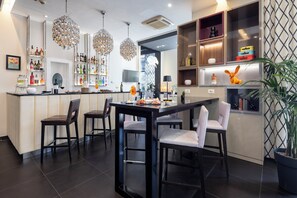 Bar (on property) - Holiday Inn Genoa City by IHG (Genoa)