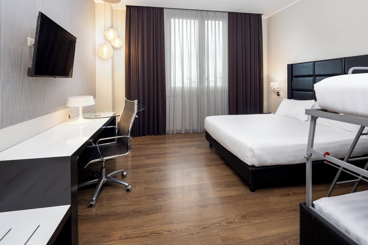 Standard Room, Multiple Beds | Premium bedding, minibar, in-room safe, desk