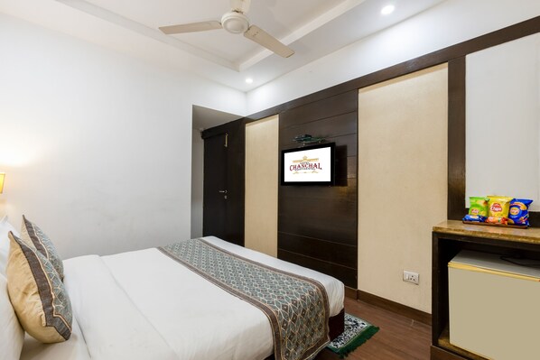 Deluxe Room, 1 Double Bed | Premium bedding, memory-foam beds, desk, free WiFi