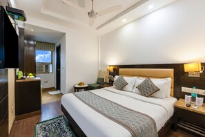 Deluxe-rum - 1 dubbelsäng | Sängtillbehör av högsta kvalitet, memory foam-madrasser och skrivbord