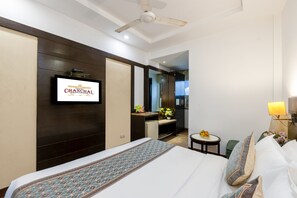ห้องดีลักซ์, เตียงใหญ่ 1 เตียง | เครื่องนอนระดับพรีเมียม, เตียงเมมโมรีโฟม, โต๊ะทำงาน, Wi-Fi ฟรี