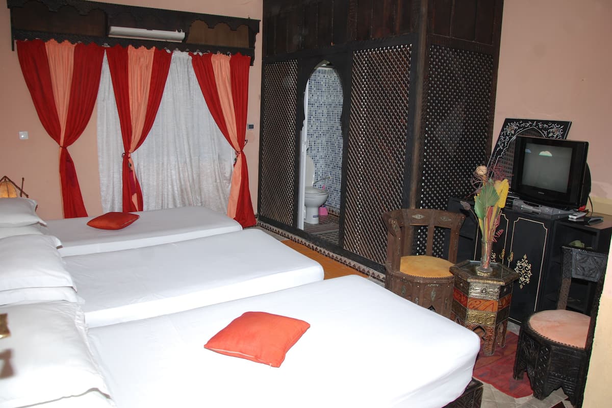 Chambre triple Confort | 1 chambre, minibar, coffre-fort, lit de bébé (gratuit)