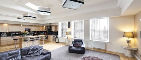 Luxury Penthouse, 2 Bedrooms, Ensuite, City View | Private kitchen | Fridge, microwave, dishwasher, coffee/tea maker