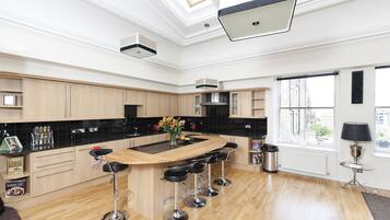 Luxury Penthouse, 2 Bedrooms, Ensuite, City View | Private kitchen | Fridge, microwave, dishwasher, coffee/tea maker