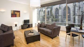 Apartment (St Giles, Sleeps 5) | Living area | Flat-screen TV, DVD player