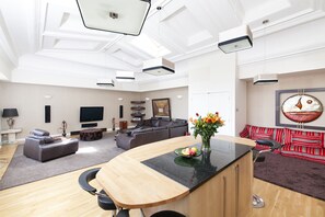 Televisión de pantalla plana