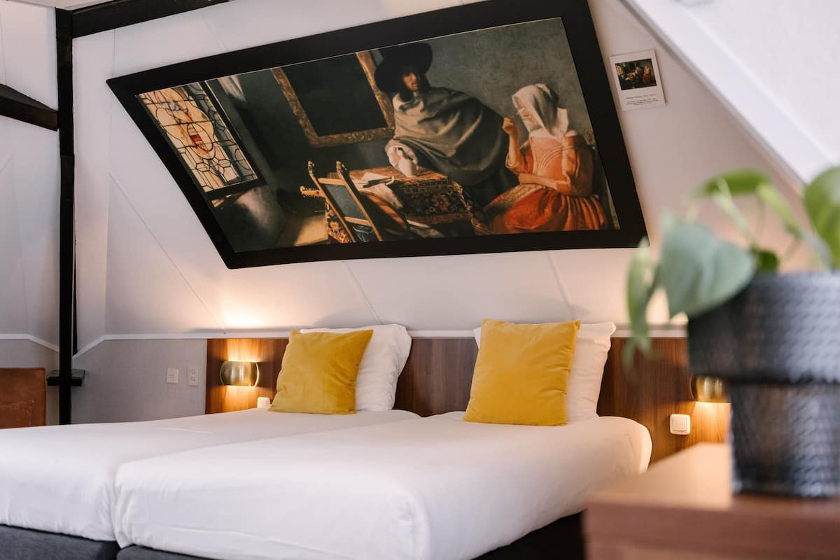 1 bedroom, in-room safe, desk, blackout curtains