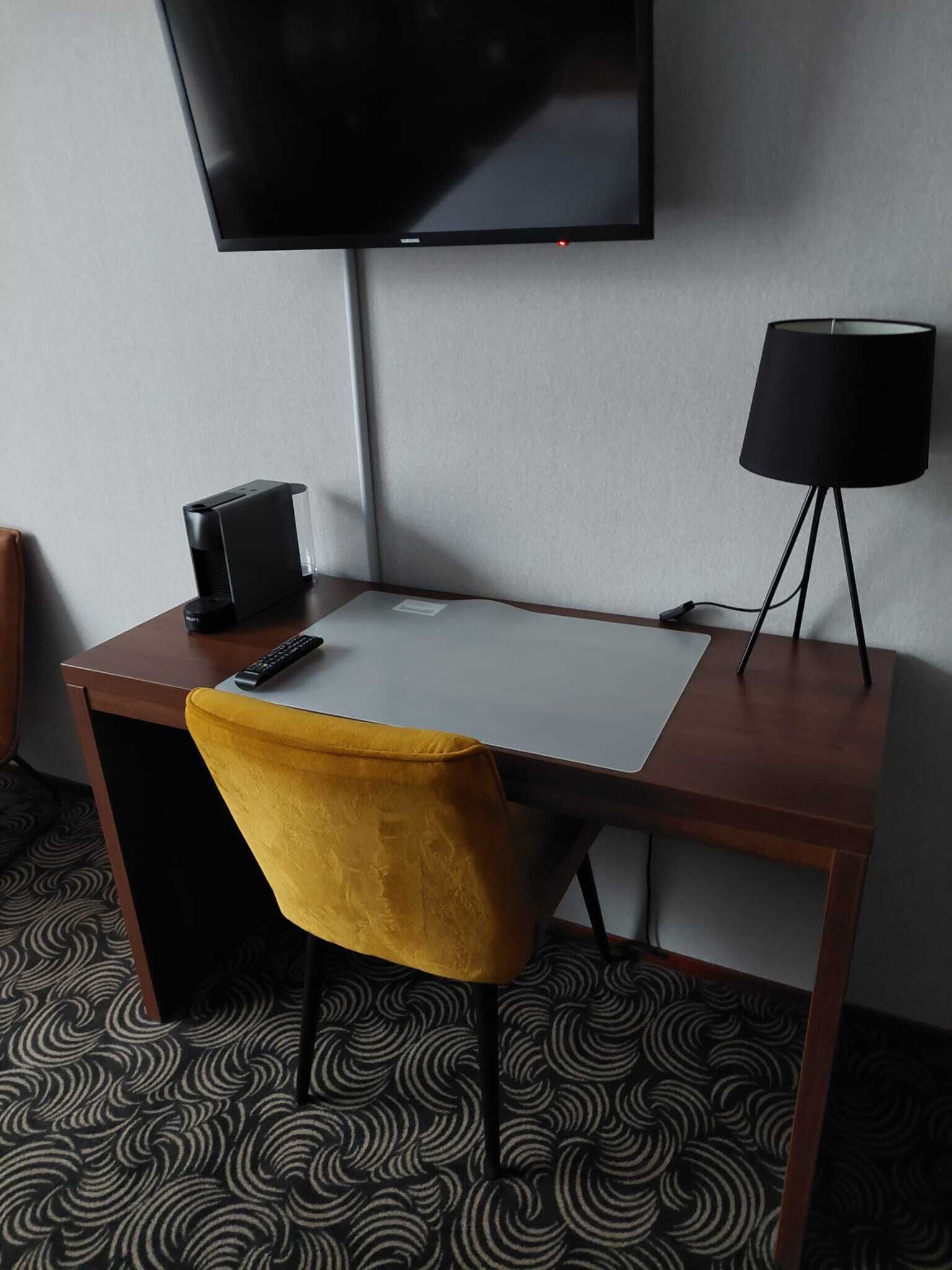 1 bedroom, in-room safe, desk, blackout curtains