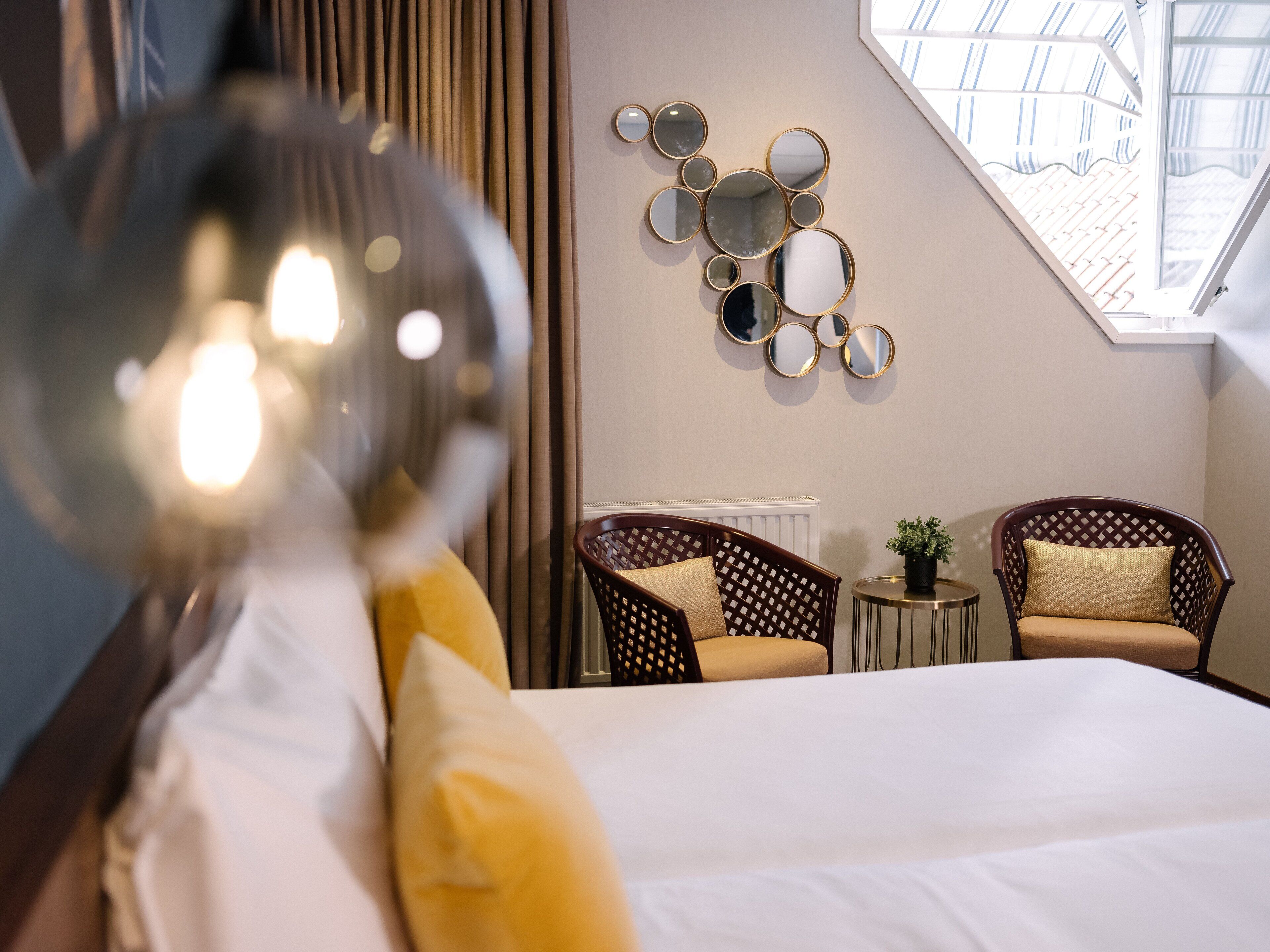 double room | 1 bedroom, in-room safe, desk, blackout curtains