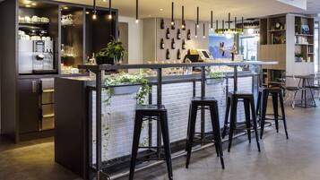 Bar (in der Unterkunft)