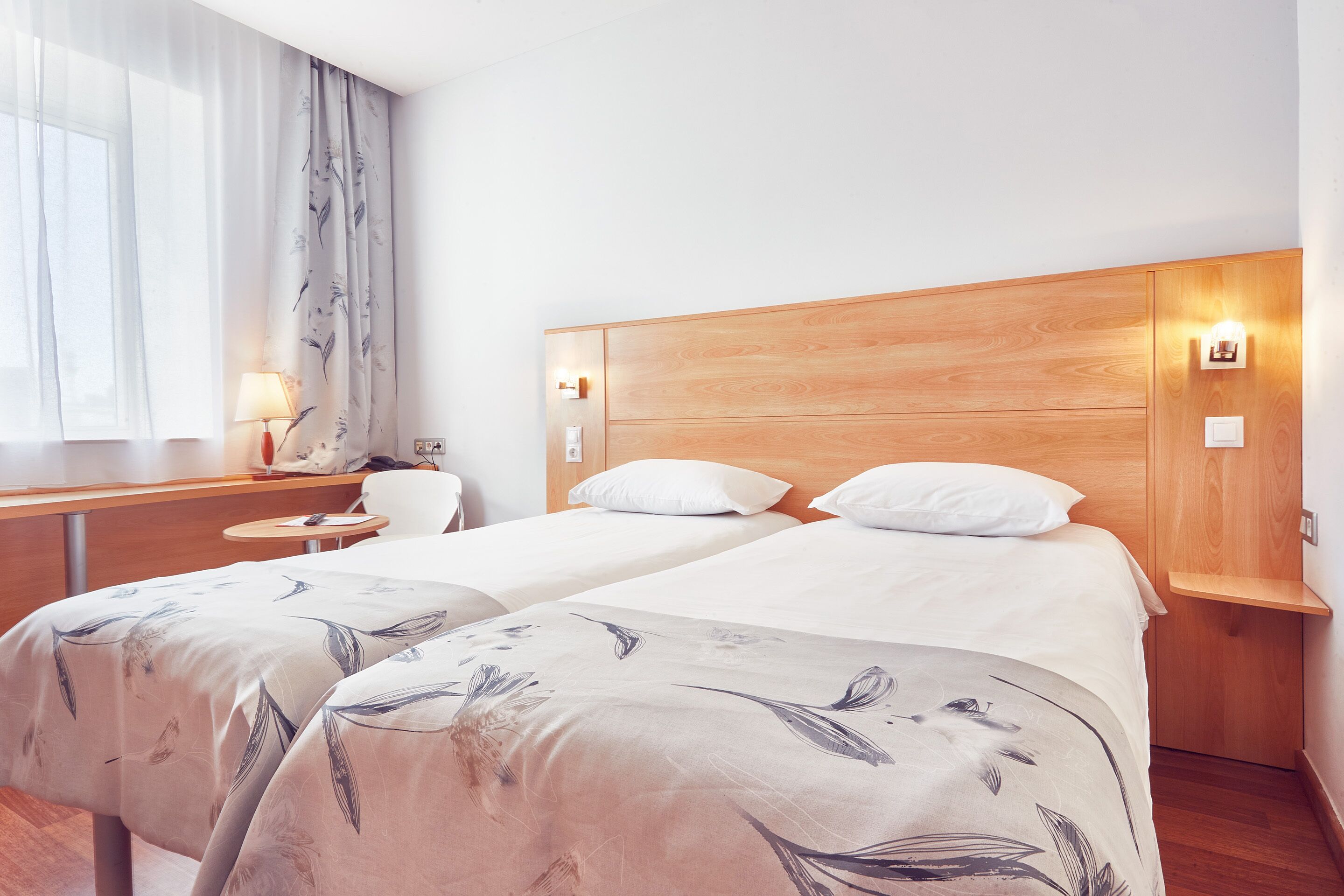 in-room safe, desk, laptop workspace, soundproofing