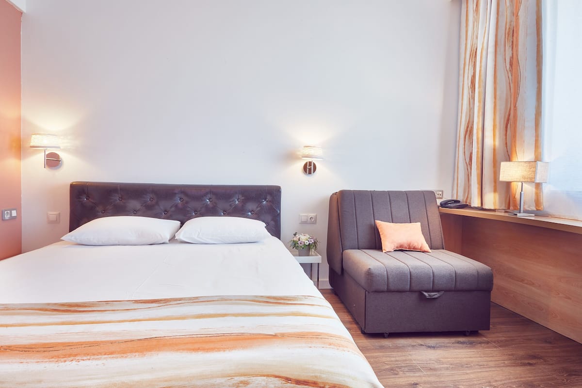 1 bedroom, in-room safe, desk, laptop workspace