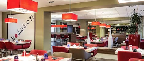 Se sirven desayunos y cenas, cocina italiana