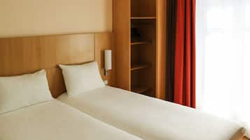 Standard-Zweibettzimmer, 2Â Einzelbetten | Daunenbettdecken, Zimmersafe, Schreibtisch