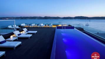 Indoor pool, seasonal outdoor pool, sun loungers