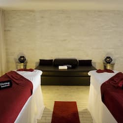 Couples treatment rooms, sauna, steam room, hot stone massages