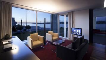 Premier suite (Diplomatic) | 1 slaapkamer, luxe beddengoed, een minibar, een kluis op de kamer