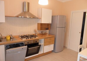Apartment, 1 Bedroom | Private kitchen