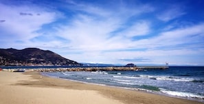 Private beach, white sand, waterskiing, windsurfing
