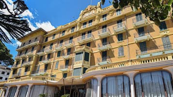 Mặt tiền nơi lưu trú