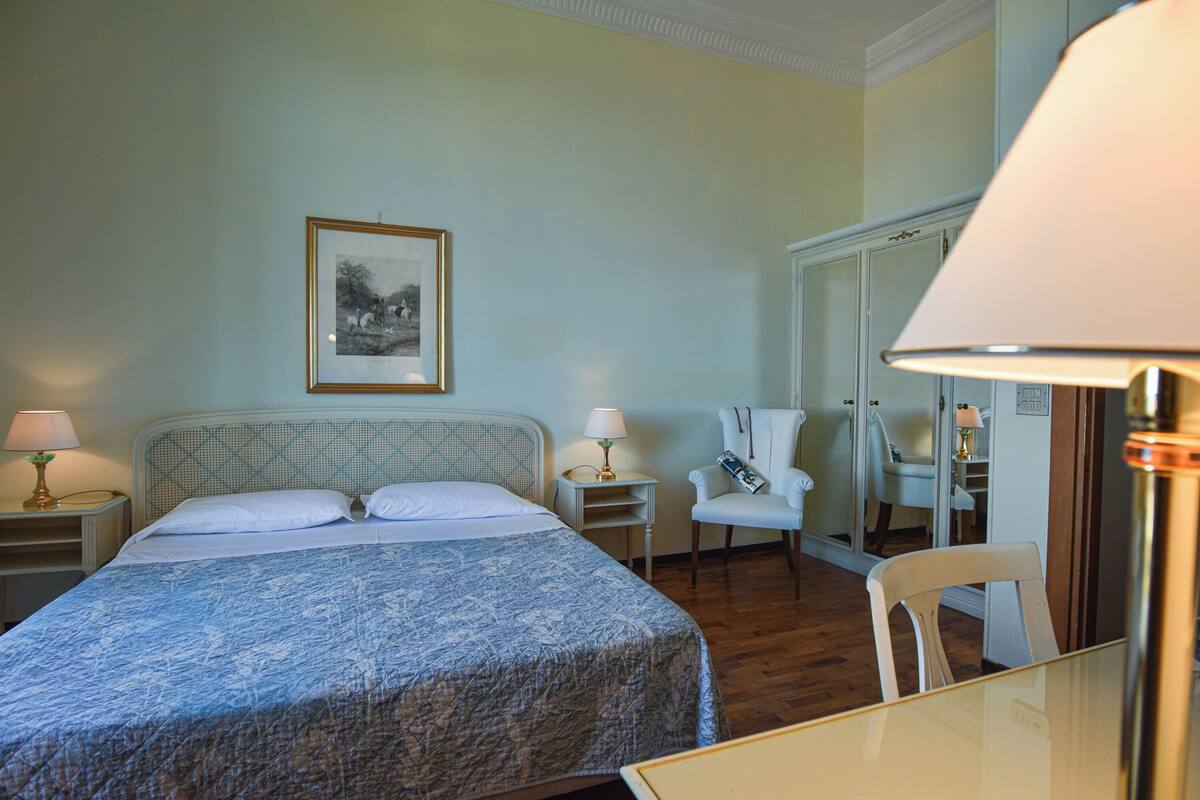 Doppia Superior vista mare con balcone | Minibar, una cassaforte in camera, con stile personalizzato