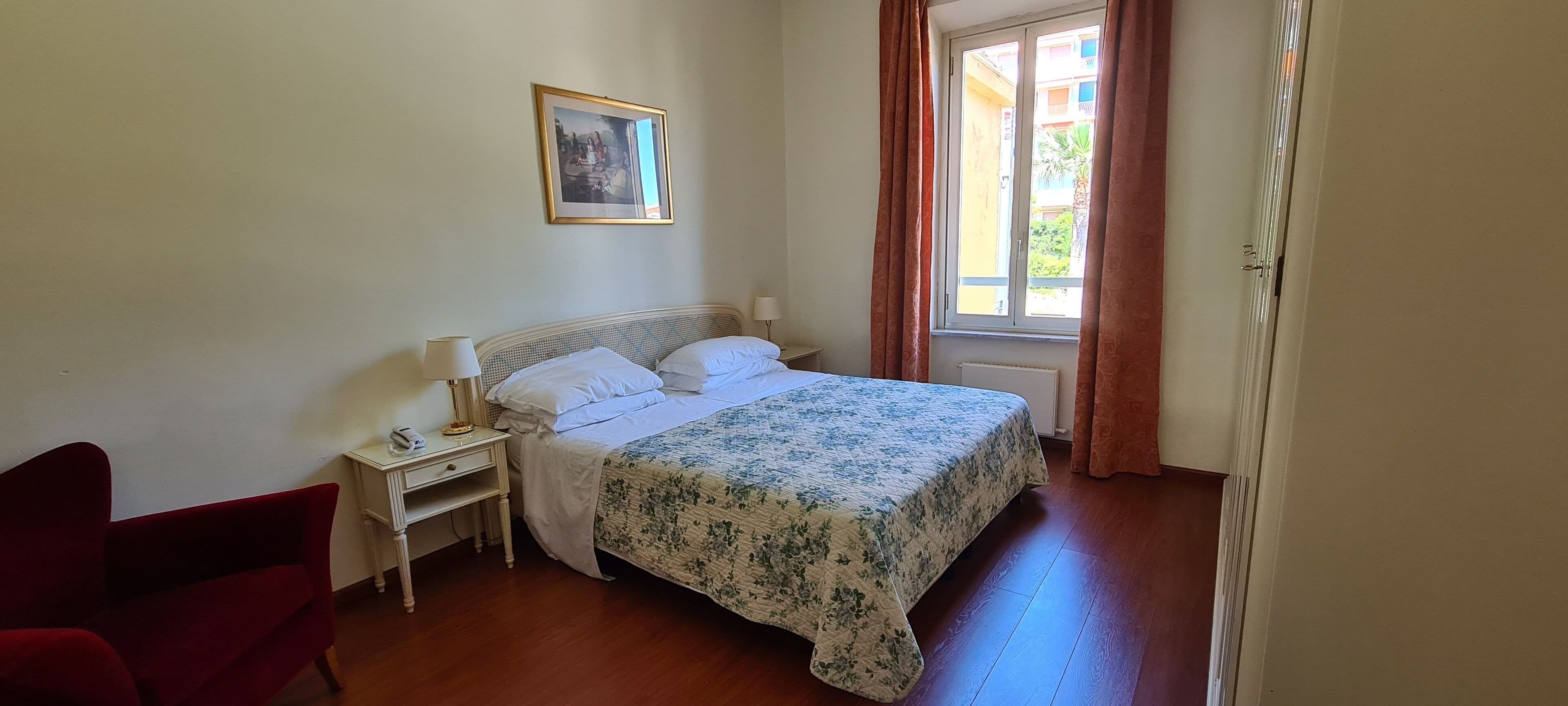 family quadruple room | minibar, in-room safe, individually decorated, desk