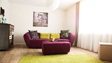 Standard Room | Hypo-allergenic bedding, in-room safe, desk, rollaway beds