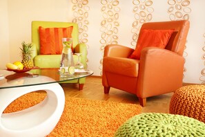 Habitación estándar | Sala de estar | Una televisión de plasma