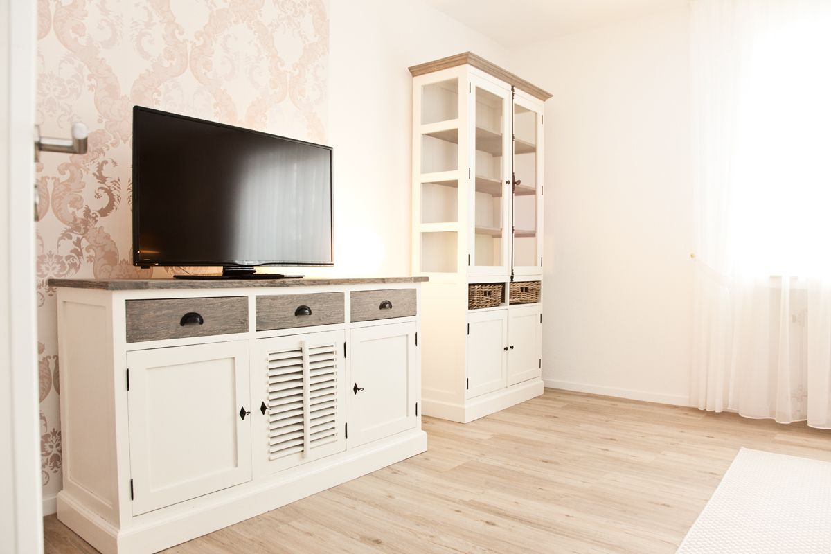 standard room | living room | plasma tv