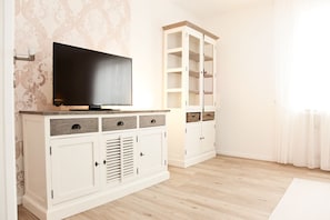 Quarto standard | Sala de estar | TV de plasma