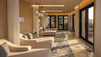 Couples treatment room(s), sauna, hot tub, Turkish bath/hammam