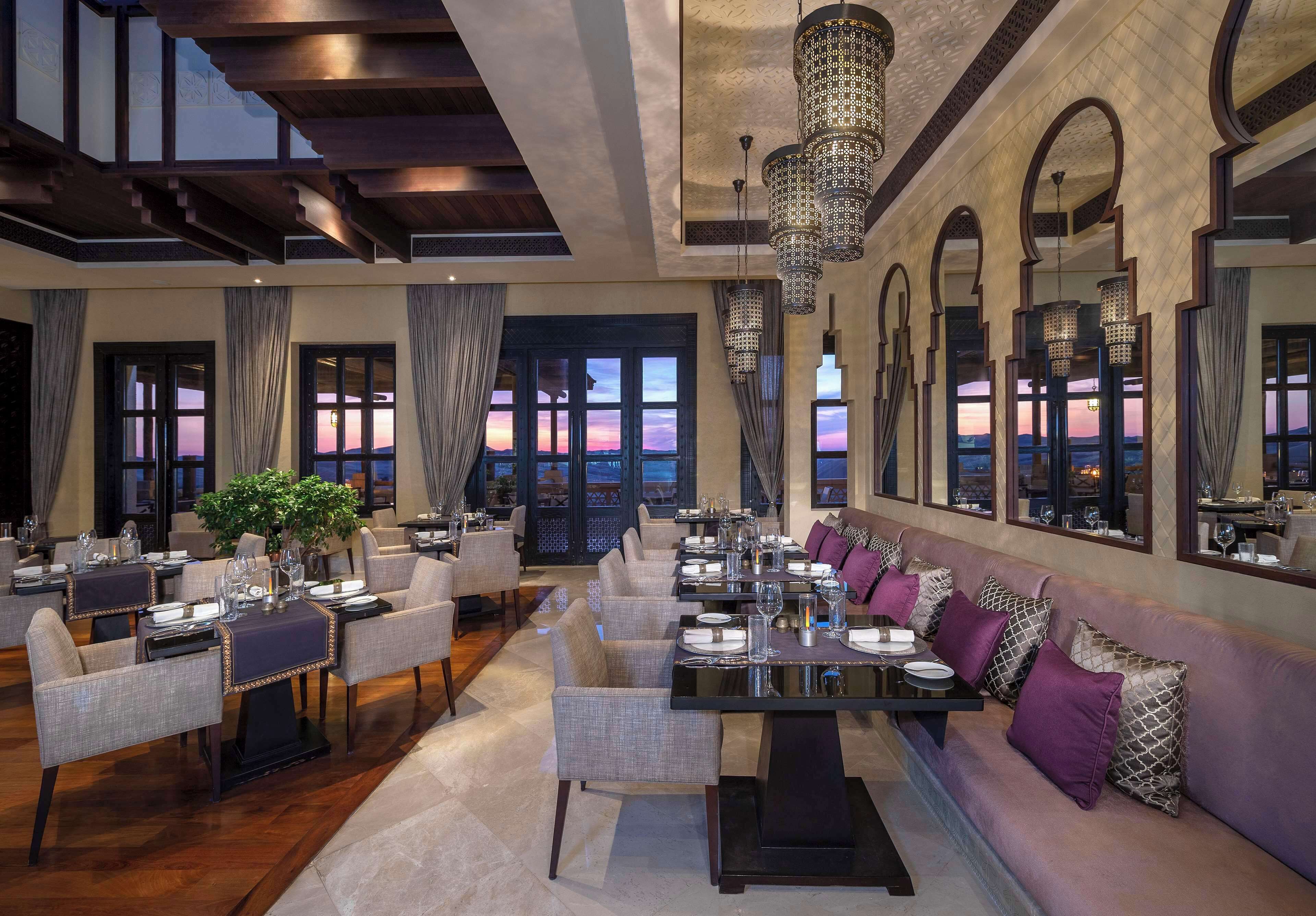 5 restaurants, breakfast served