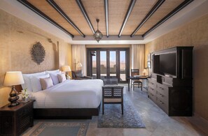 埃及棉床单、高档床上用品、迷你吧、客房内保险箱