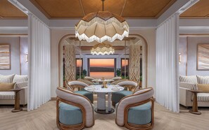 5 restaurants; breakfast, lunch, and dinner served - Qasr Al Sarab Desert Resort by Anantara (Al Mirayr)