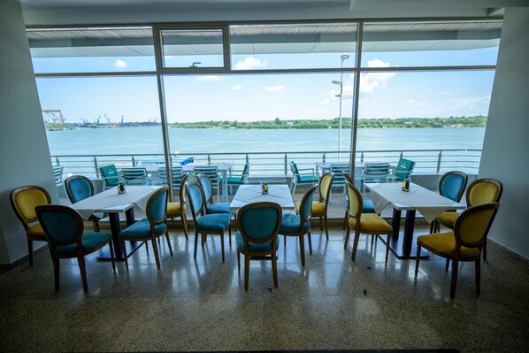 Dining - Esplanada Hotel (Tulcea)