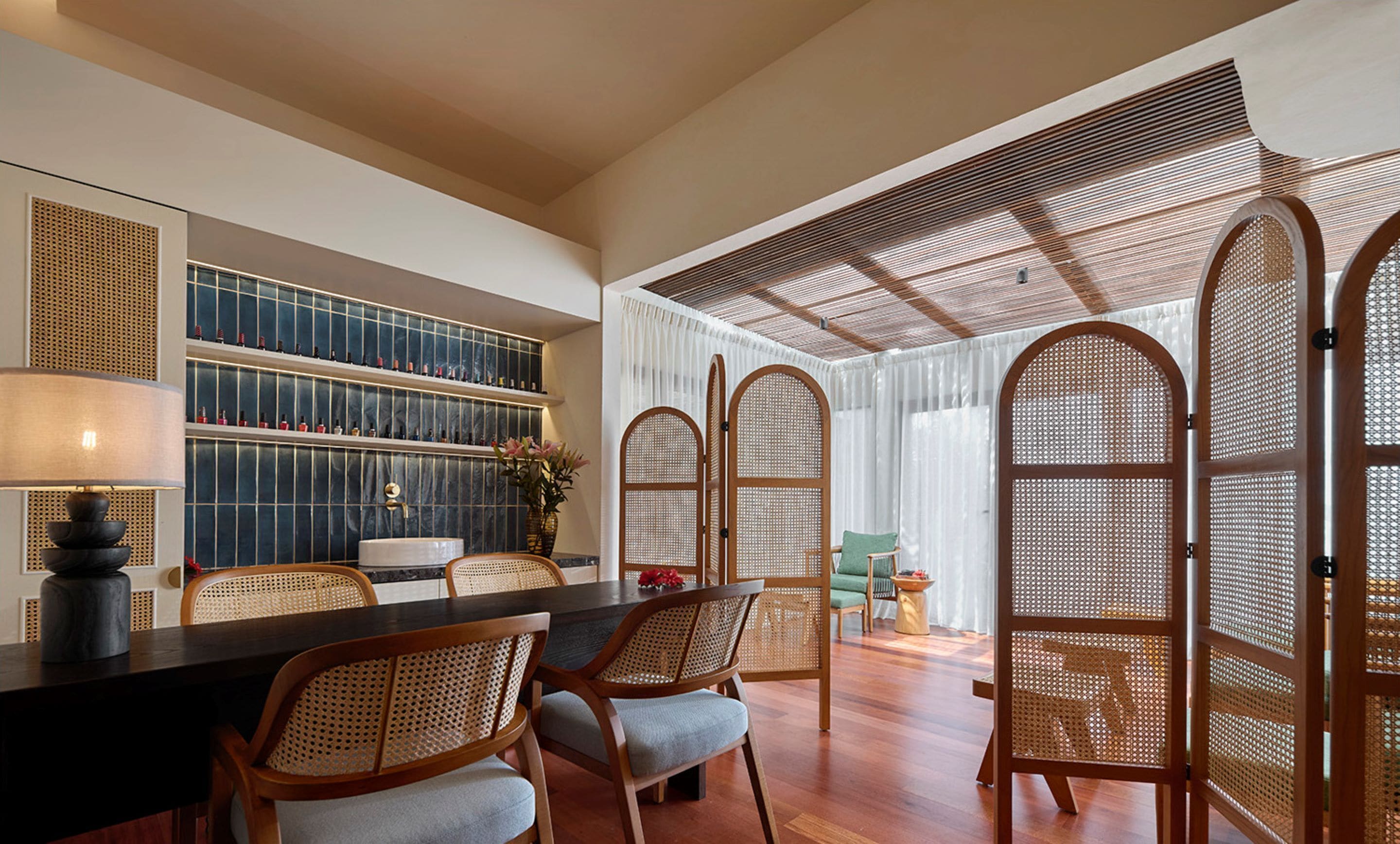 couples treatment room(s), hot tub, body treatments, aromatherapy