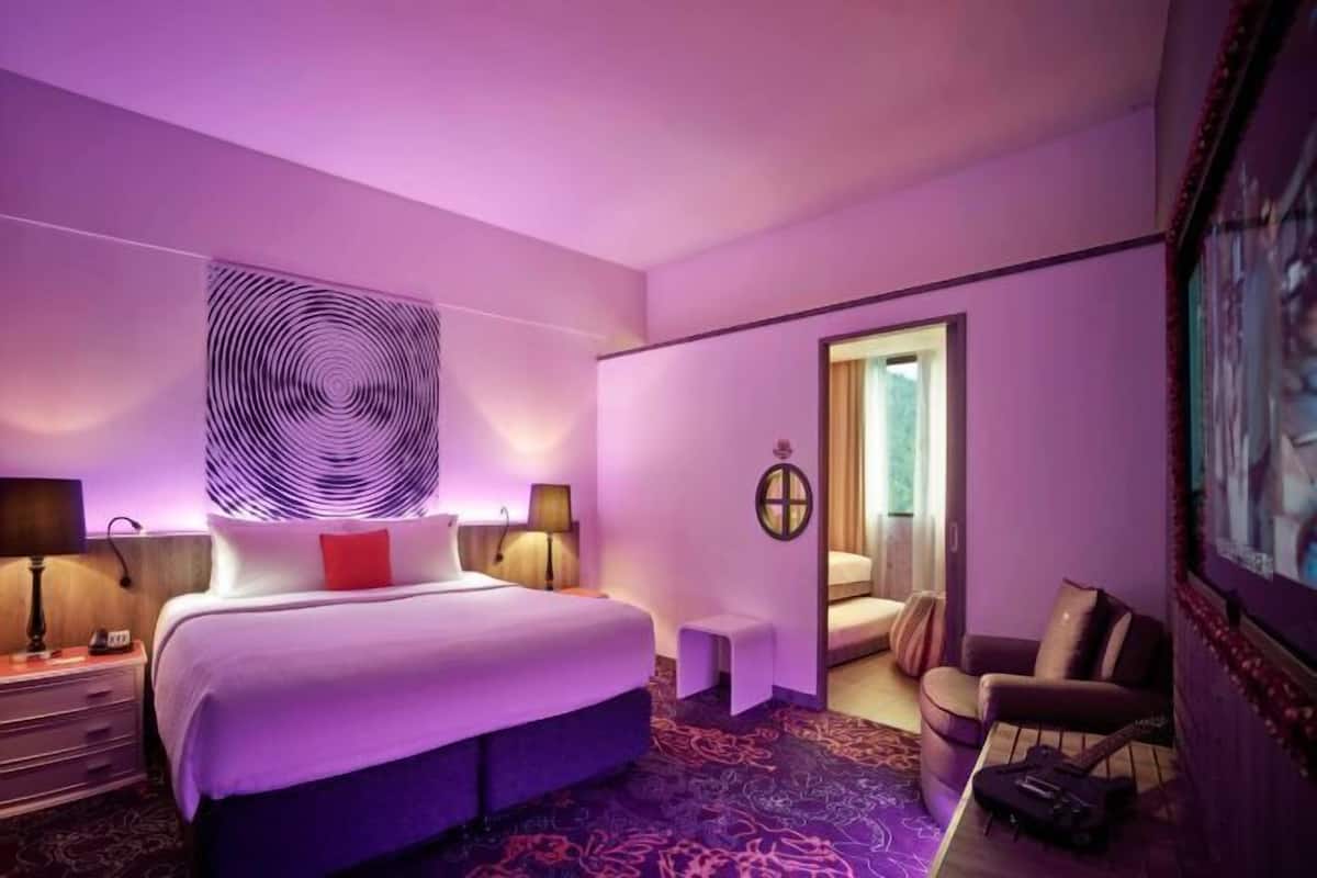 1 chambre, minibar, coffres-forts dans les chambres, bureau