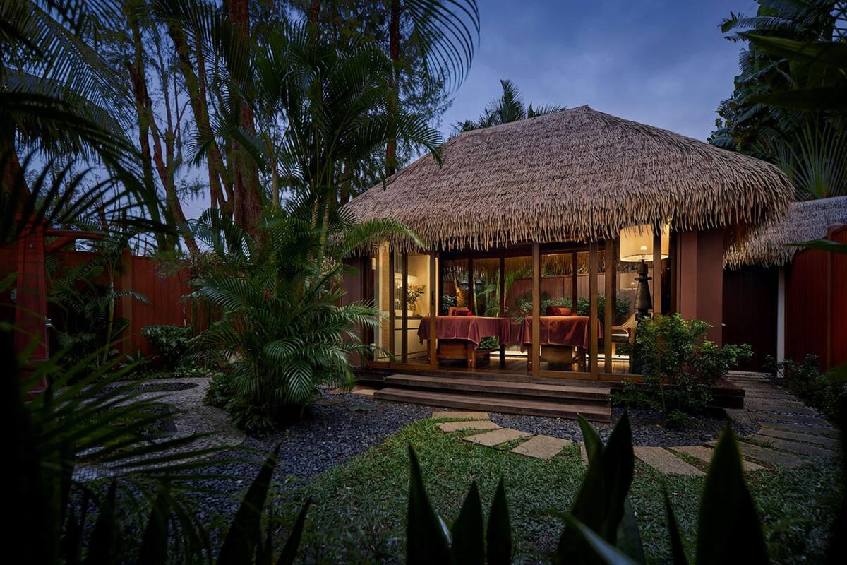 couples treatment room(s), hot tub, body treatments, aromatherapy