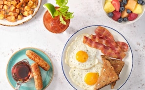 Desayuno continental (MYR 70 por persona)