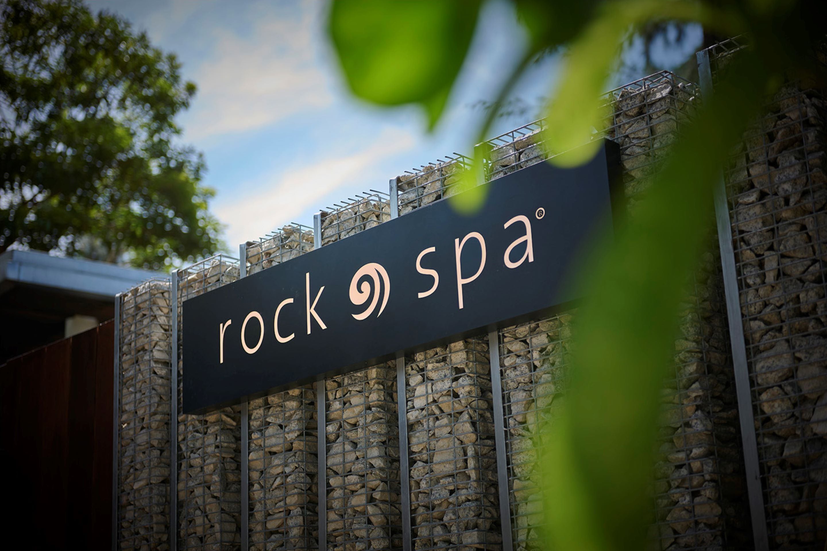 couples treatment room(s), hot tub, body treatments, aromatherapy