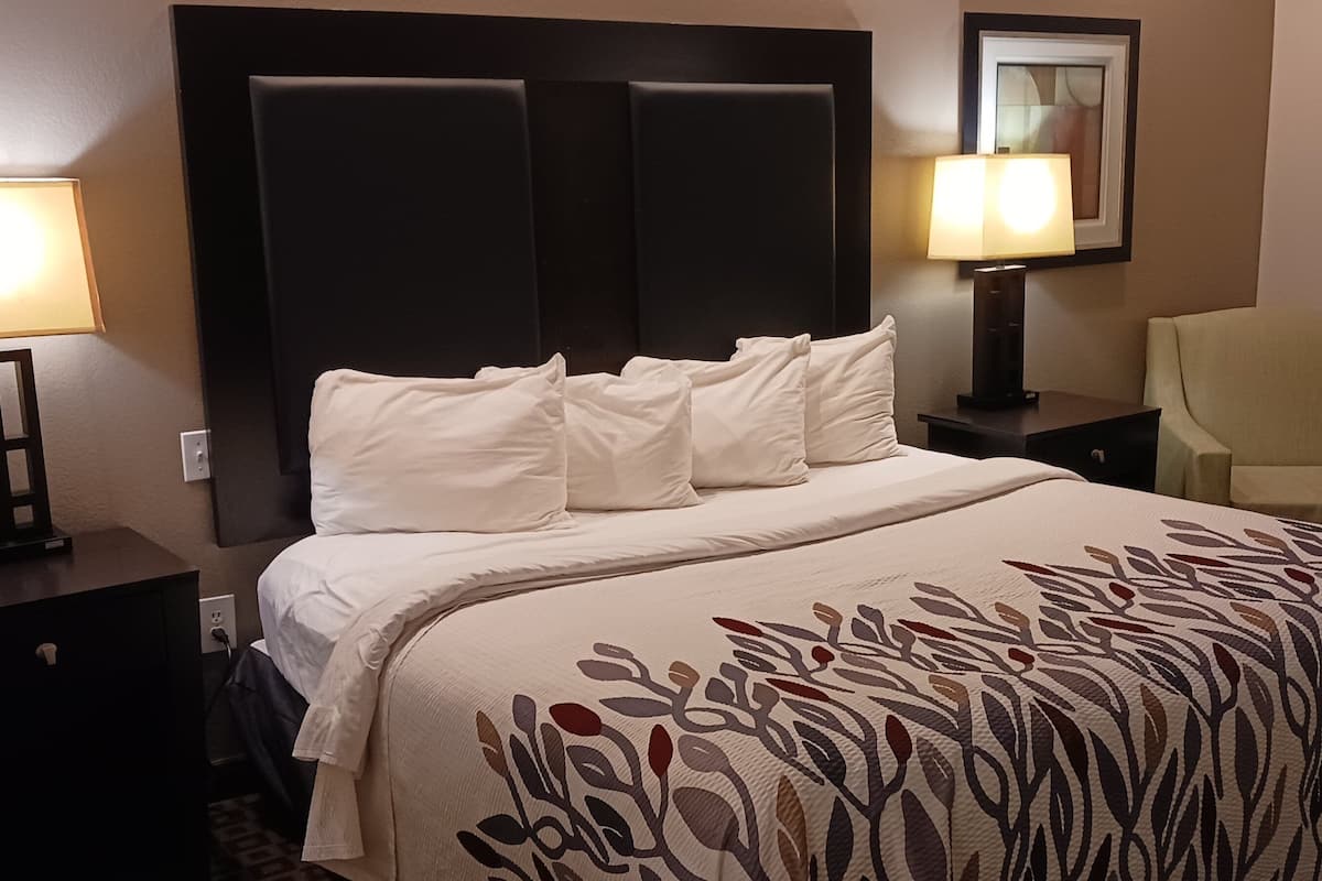 Decoración personalizada, muebles diferentes y escritorio