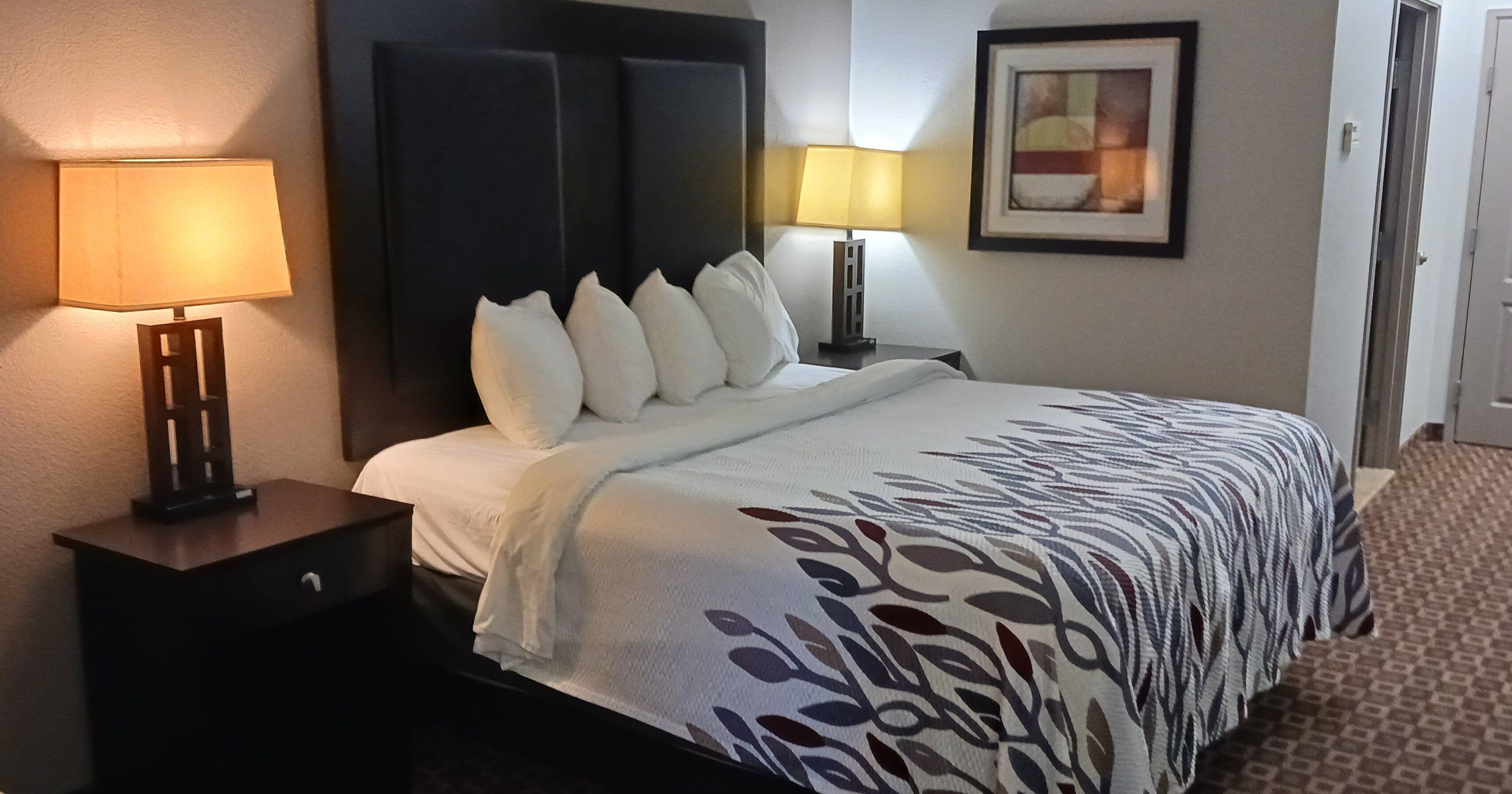 Decoración personalizada, muebles diferentes y escritorio 