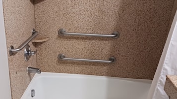Produtos de toalete grátis, secador de cabelo, toalhas de banho