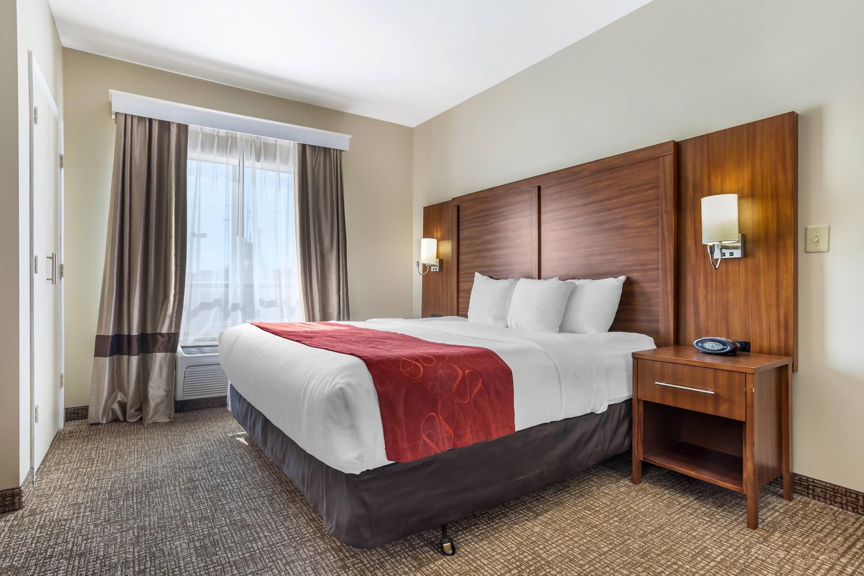 Premium bedding, pillowtop beds, in-room safe, desk