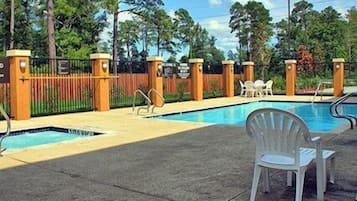 Piscina externa sazonal