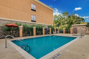 Sæsonbestemt udendørs pool