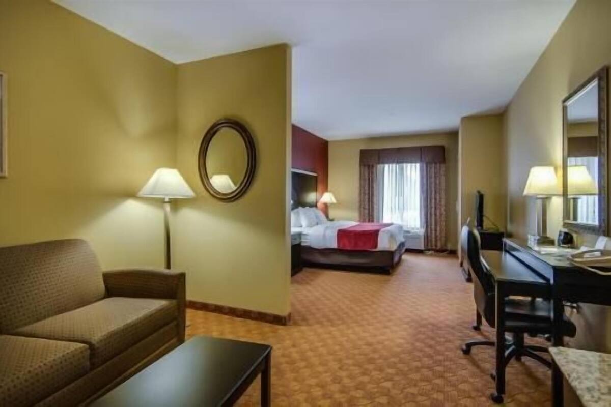 Premium bedding, pillow-top beds, in-room safe, desk