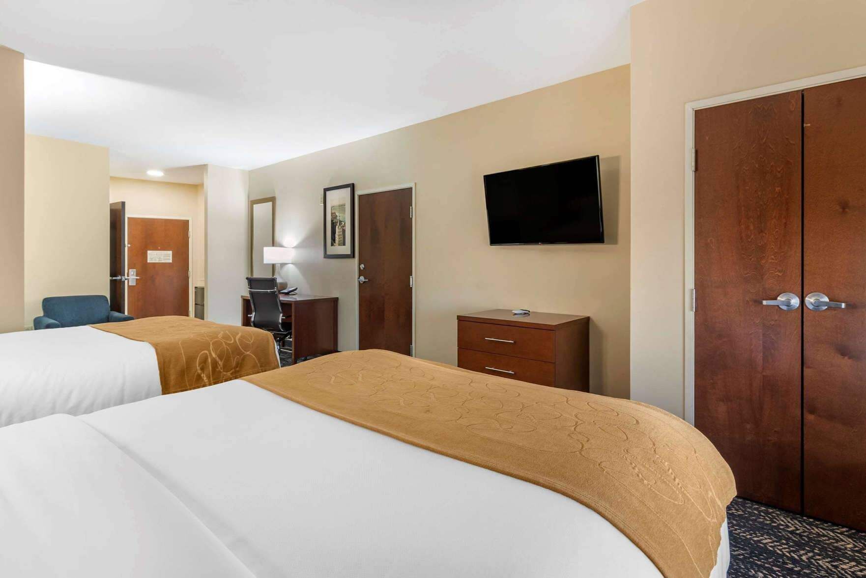 In-room safe, desk, blackout drapes, soundproofing